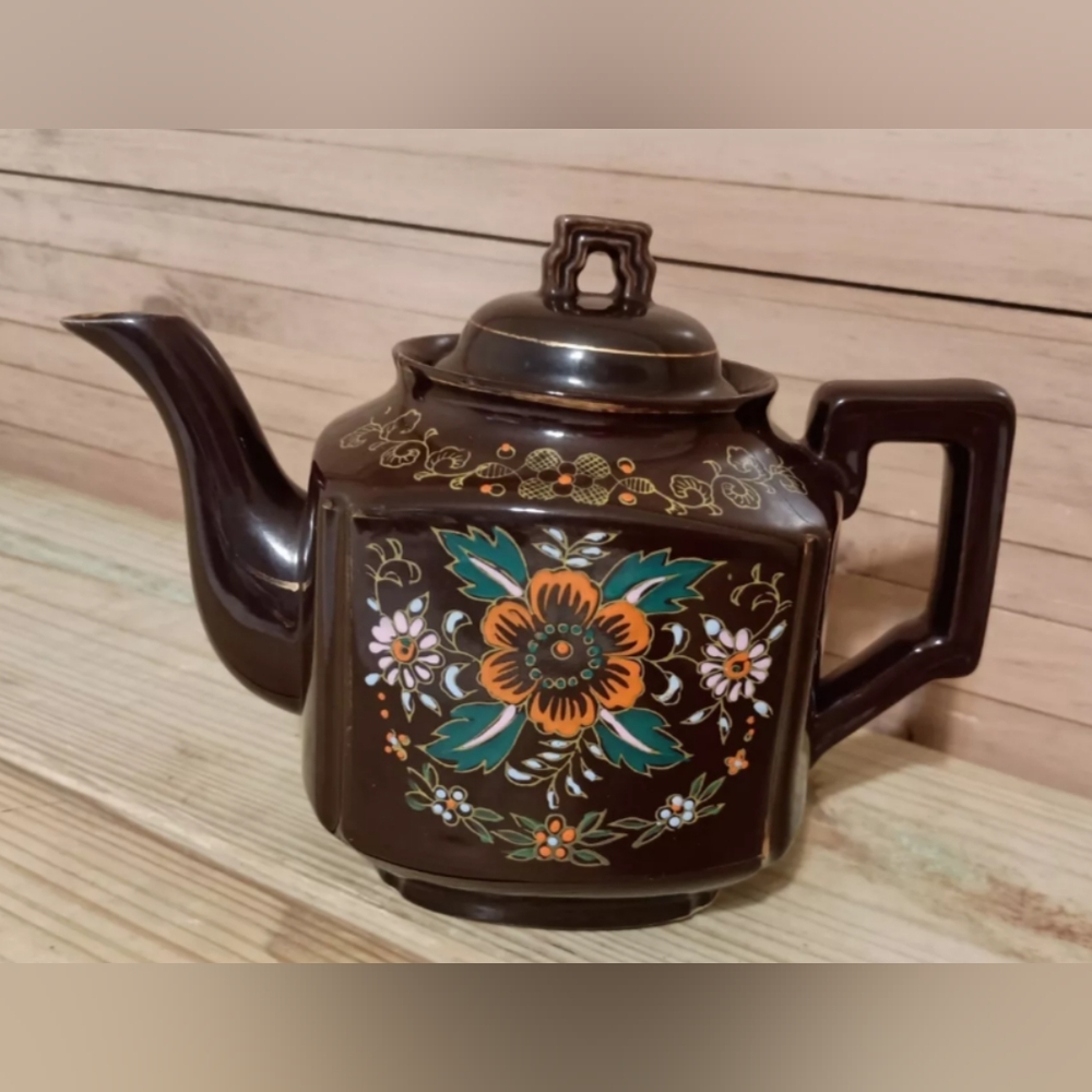 Vintage Japanese moriage tea pot porcelain ceramic tea pot